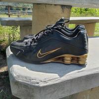 NIKE SHOX R4