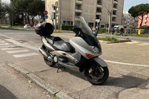 Yamaha T Max - 2004
