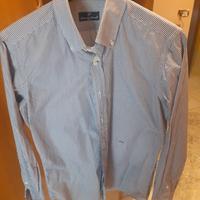 Camicia a righe blu e bianca 