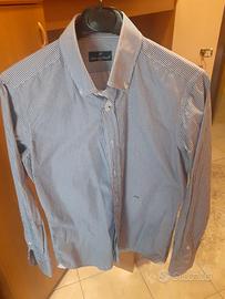 Camicia a righe blu e bianca 