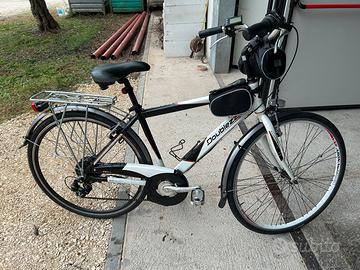 Bicicletta elettrica tipo citybike ebike