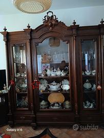 Vetrina antiquariato in noce