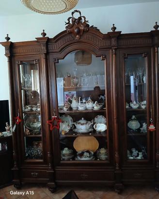 Vetrina antiquariato in noce