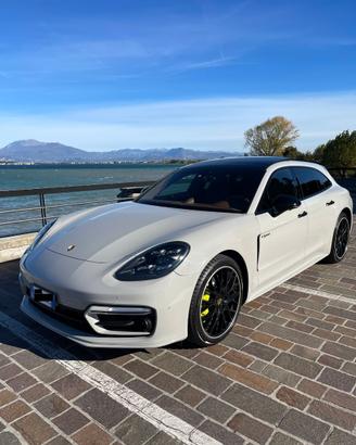 PORSCHE Panamera Sport Turismo 4 e-hybrid