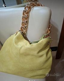 Particolare borsa similpelle color lime