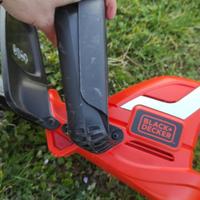 TAGLIASIEPI A BATTERIA BLACK+DECKER