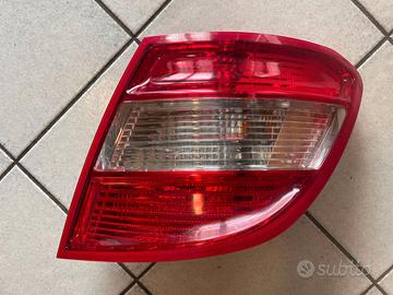Fanale posteriore destro Mercedes C W204 S. Wagon