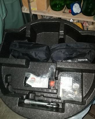 DOPPIO KIT RIPARA GOMME PER YARIS >>2018