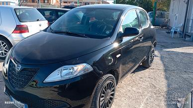 Lancia Ypsilon 0.9 TwinAir 85 CV 5 porte Metano Ec