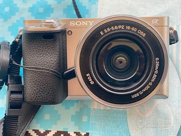 Fotocamera Sony + cavalletto Sony