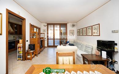 AMPIO 3 LOCALI CON TERRAZZINO E CANTINA!