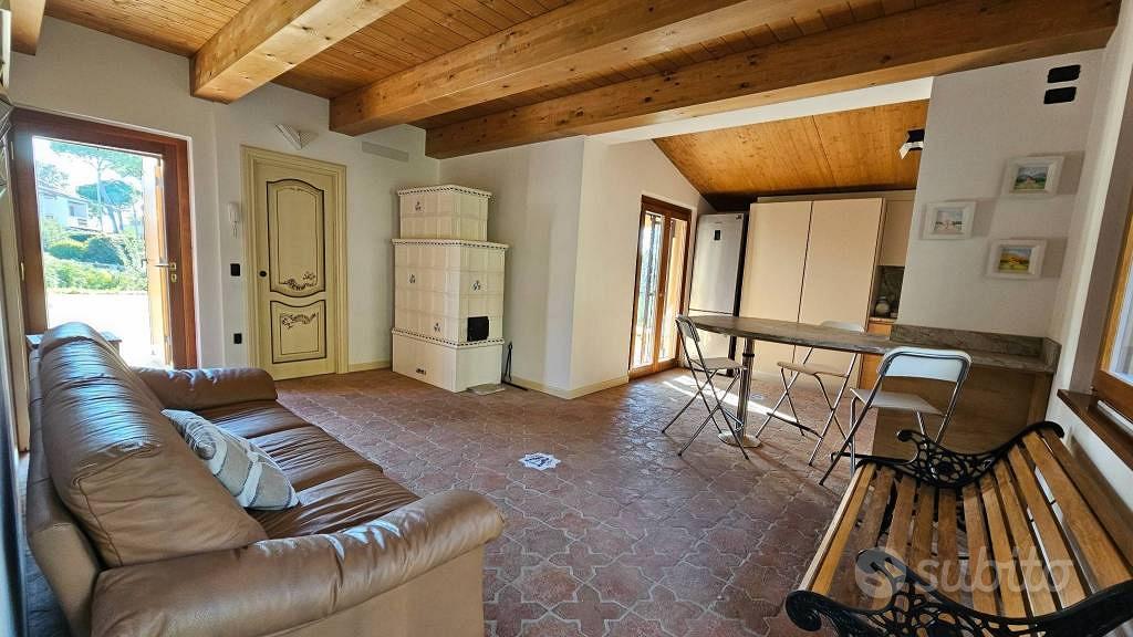 Villa di 190 m² con più di 5 locali e box auto a G - Vista 5