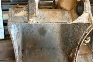 Benna per terna case e mini escavatore