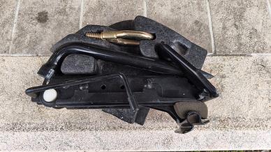 Cric originale FORD per auto Fiesta anni 2000