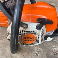 MOTOSEGA STIHL MS181