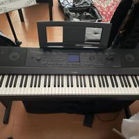 Tastiera yamaha dcx660 con tavolo