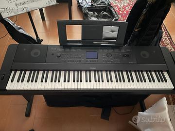 Tastiera yamaha dcx660 con tavolo
