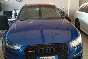 Audi A4 RS 4 Avant 4.2 V8 FSI quattro S tronic