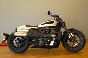HARLEY-DAVIDSON Sportster S