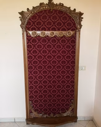 Antico ed elegante appendiabiti ingresso in legno