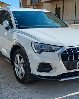 Audi Q3 40 TDI quattro S tronic Business Advanced