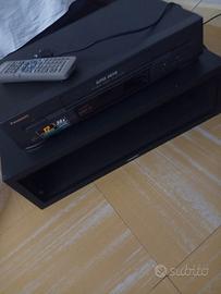 Lettore VHS Panasonic con telecomando e mobileto
