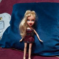 Bratz Cloe originale MGA – abito bordeaux e scarpe