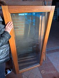 Serramento in legno color noce 810x1550mm