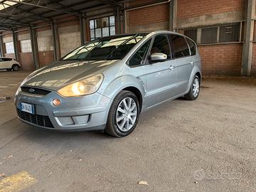 Ford s max