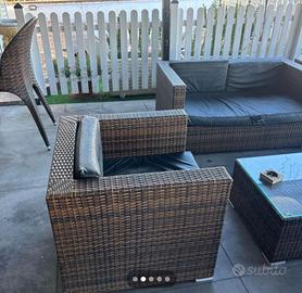 Tavolino da giardino o da bar con poltrone