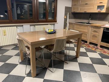 Tavolo allungabile in rovere massiccio + 6 sedie