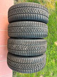 4 gomme 225 60 17 103 V Pirelli con 300 km.