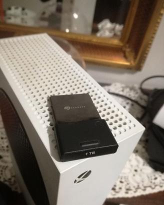 Xbox serie s 500gb + ssd seagate 1 Tb