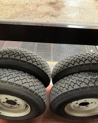 Gomme e cerchi complete per Defender TD5