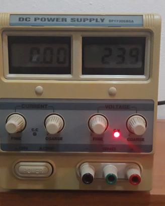 Alimentatore stabilizzato regolabile DF1730SB5A