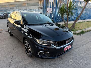 Fiat Tipo 1.6 Multijet 120 cv Lounge 2017 97.000 k