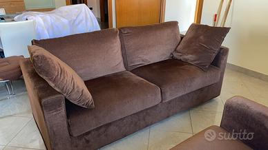 Coppia di divani da soggiorno