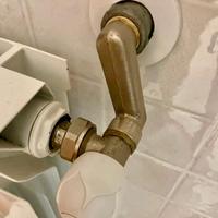 Kit valvola e detentore rubinetto termosifone