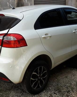 Ricambi kia rio 1.4 90 cv motore d4fc 2012