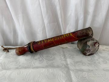Antica pompa insetticida