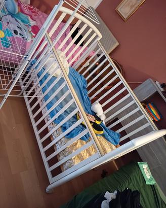 Lettino per bambini con materasso