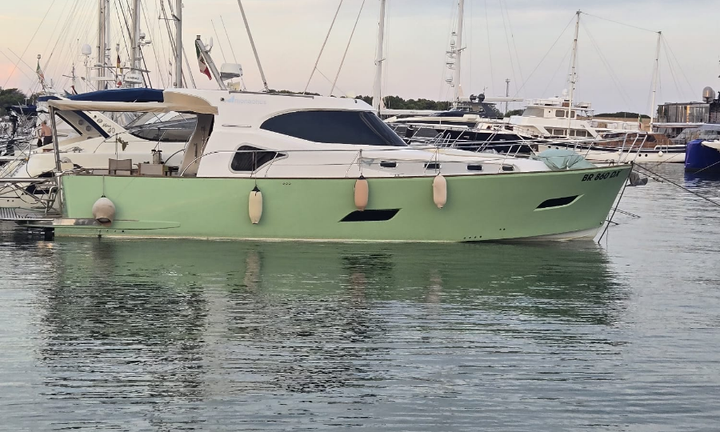 Barca monachus issa 45