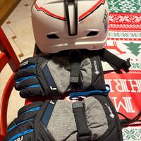 Casco da sci e snowboard e guanti da sci