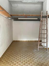 Ampio Garage 23 mq con Soppalco e Acqua/Luce