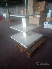 espositore isola a piramide 