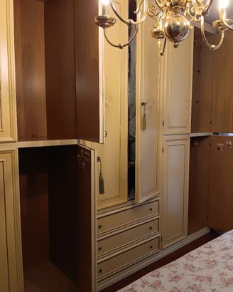 Armadio 10 ante in legno laccato