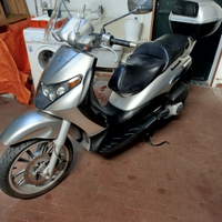 Piaggio Beverly 200