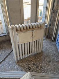 RARO Radiatore Scaldavivande d’Epoca in Ghisa