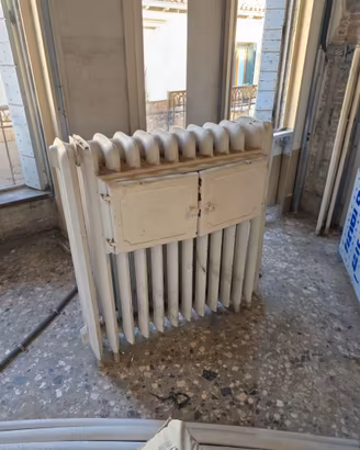 RARO Radiatore Scaldavivande d’Epoca in Ghisa