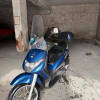 Piaggio Beverly 250 + bauletto 40 lit + parabrezza